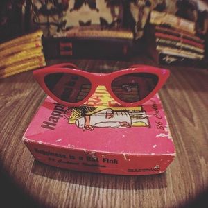RED Retro Cat Eye Sunglasses